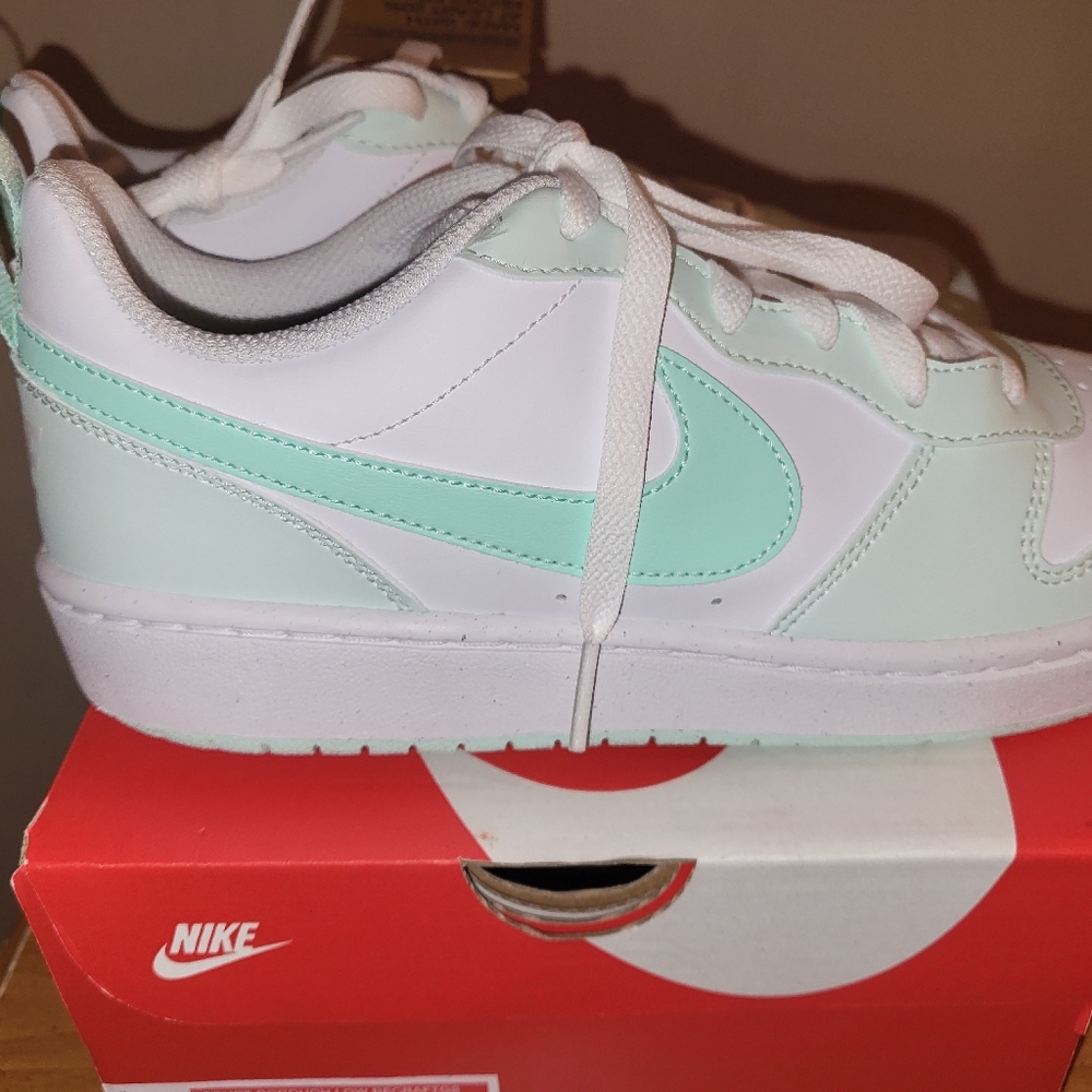 Brand New Nike Youth Size 7 Sneakers